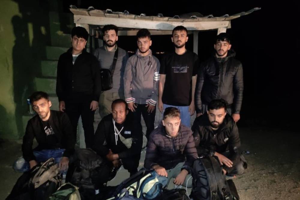 Edirne Jandarma Göçmen Kaçakçılığına Darbe Vurdu: 9 Kaçak Göçmen Yakalandı!