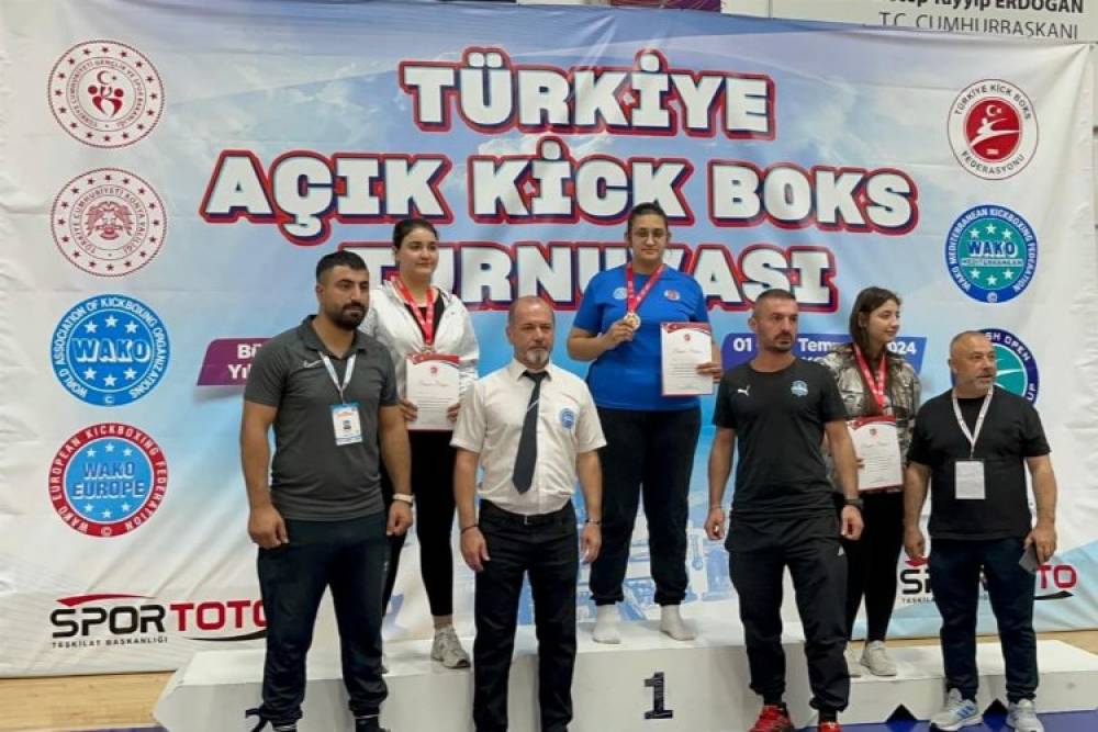 Çayırova'dan Milli Gurur: Sinem Erdoğan Türkiye Kick Boks Şampiyonu!