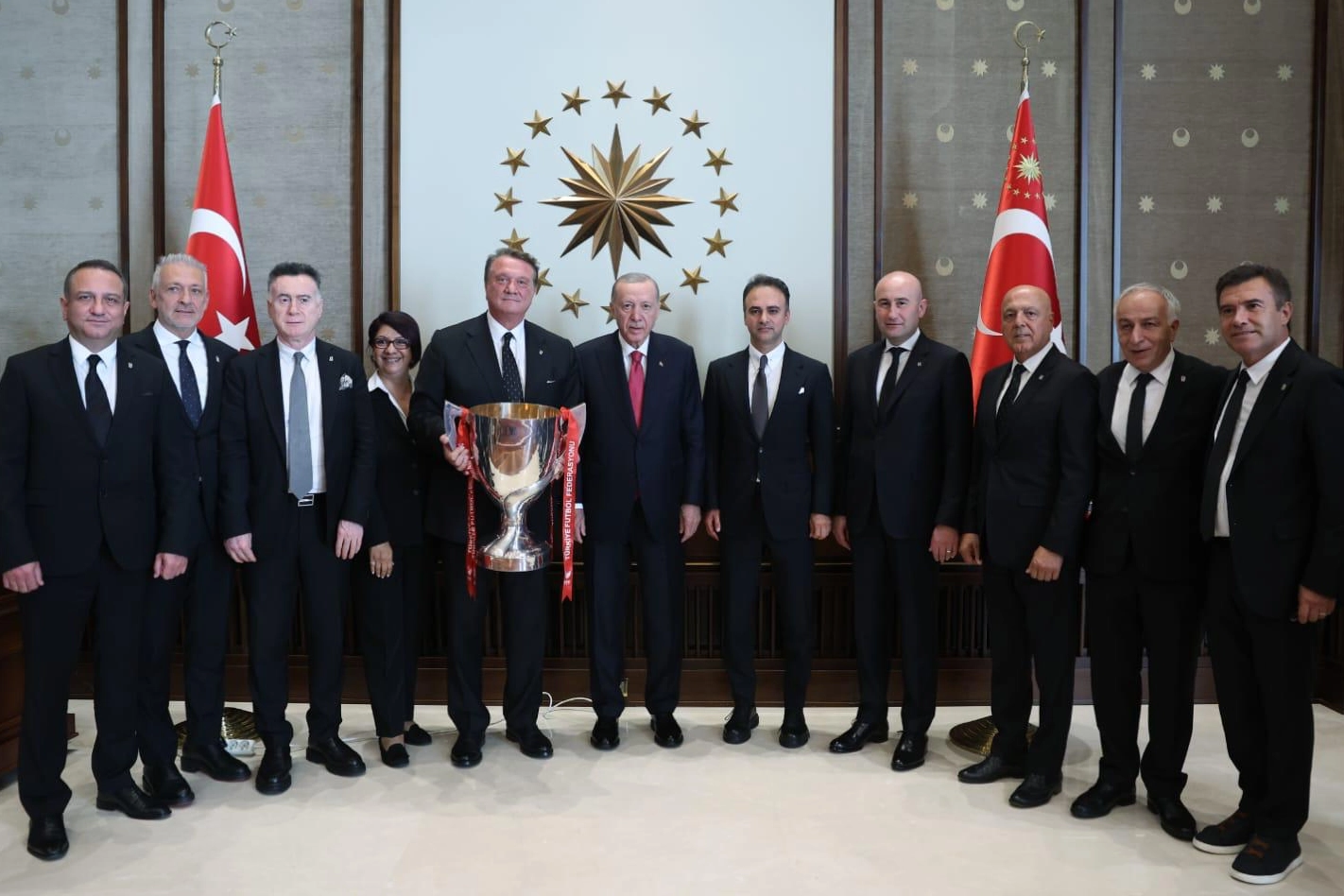 Cumhurbaşkanı Erdoğan, Beşiktaş’ı Külliye’de Ağırladı