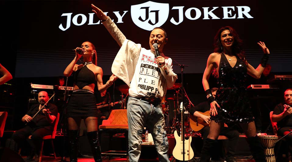 Atakent Jolly Joker, Serdar Ortaç Konseriyle Kapılarını Açtı