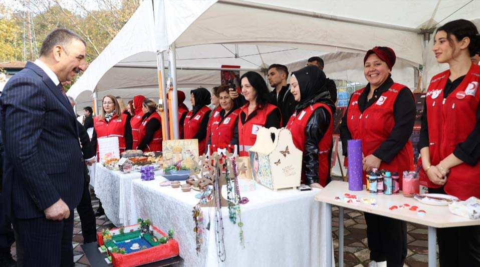 Zonguldak Valisi Hacıbektaşoğlu, Kızılay Sokağı Etkinliği’ne Katıldı